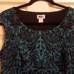 Black and turquoise sleeveless maternity dress